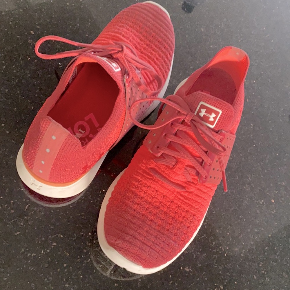 UNDER ARMOUR